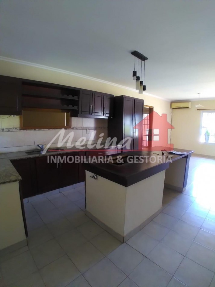 Se Alquila Vivienda